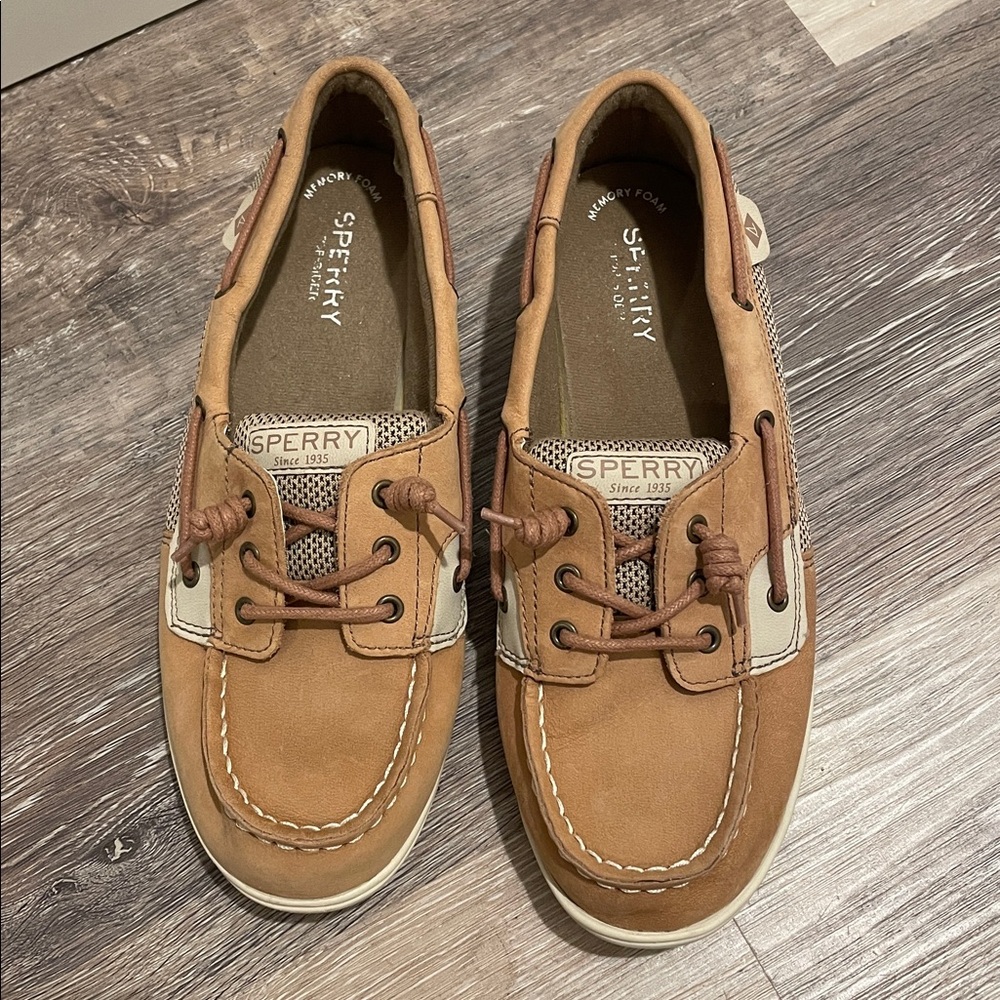 Sperry 5.5 Tan and Brown Boat Shoes - Picture 2 of 6